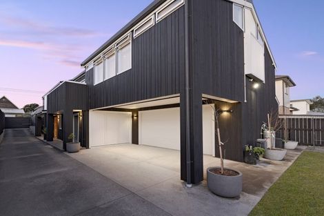 Photo of property in 112 Karewa Parade, Papamoa Beach, Papamoa, 3118