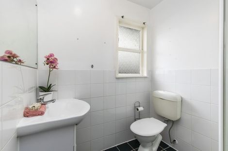 Photo of property in 11 Baldwin Street, Moera, Lower Hutt, 5010