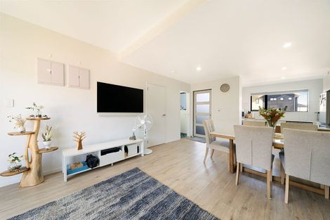 Photo of property in 45 Eileen Newey Place, Henderson, Auckland, 0612