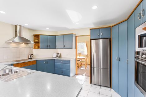 Photo of property in 6b Woodfern Crescent, Titirangi, Auckland, 0604