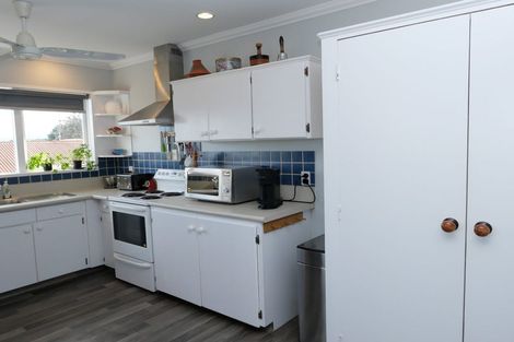 Photo of property in 50 Raumati Road, Raumati Beach, Paraparaumu, 5032