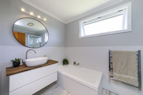 Photo of property in 4 Lyon Street, Marton, 4710