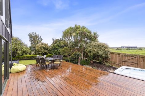 Photo of property in 42 Pukenamu Road, Te Horo, Otaki, 5581