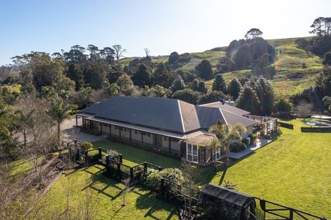 Photo of property in 457 Waitoki Road, Wainui, Silverdale, 0994