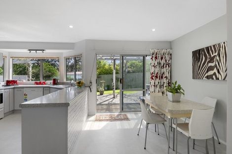 Photo of property in 2 Tainui Street, Raumati Beach, Paraparaumu, 5032