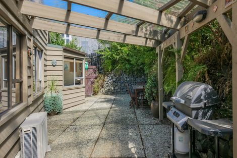 Photo of property in 16 Middleton Road, Kew, Dunedin, 9012