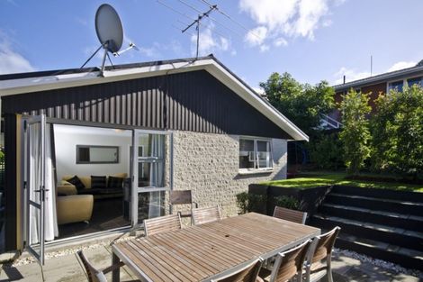 Photo of property in 2/5 Huapai Street, Onehunga, Auckland, 1061