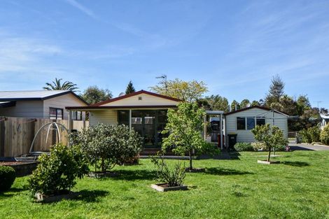 Photo of property in 6 Kupe Drive, Carterton, 5713