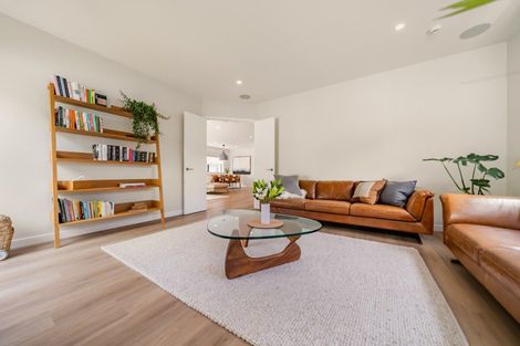 Photo of property in 8 Ramarama Lane, Crofton Downs, Wellington, 6035