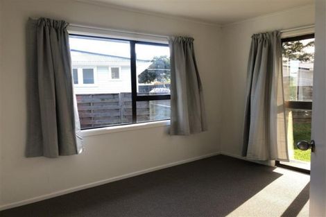 Photo of property in 77 Tidal Road, Mangere, Auckland, 2022