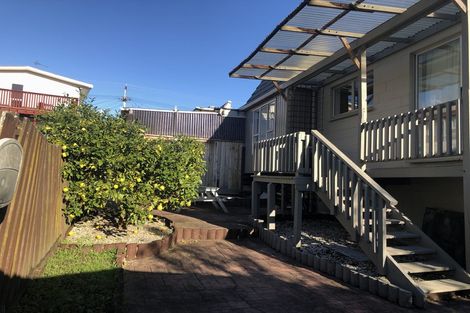 Photo of property in 4/172 Beach Haven Road, Beach Haven, Auckland, 0626