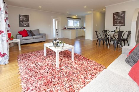Photo of property in 1/672 Whangaparaoa Road, Stanmore Bay, Whangaparaoa, 0932