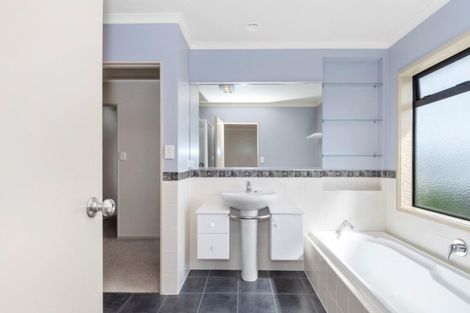 Photo of property in 90 Osprey Drive, Welcome Bay, Tauranga, 3112