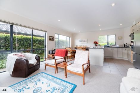 Photo of property in Waimanu Bay Village, 13/1 Piriti Drive, Te Atatu Peninsula, Auckland, 0610