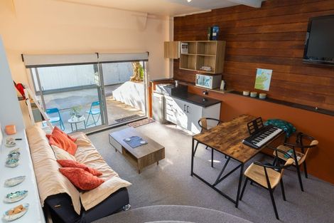 Photo of property in 9 Lincoln Street, Picton, 7220