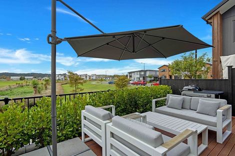 Photo of property in 22a Lumbarda Drive, Kumeu, 0810