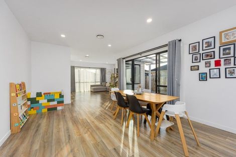 Photo of property in 33 Johns Creek Crescent, Silverdale, 0932