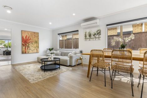 Photo of property in 26 Heidi Crescent, Flat Bush, Auckland, 2016