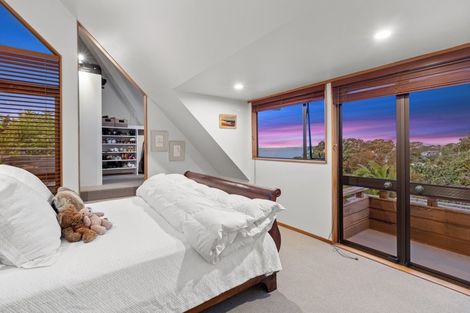 Photo of property in 8 View Road, Campbells Bay, Auckland, 0630