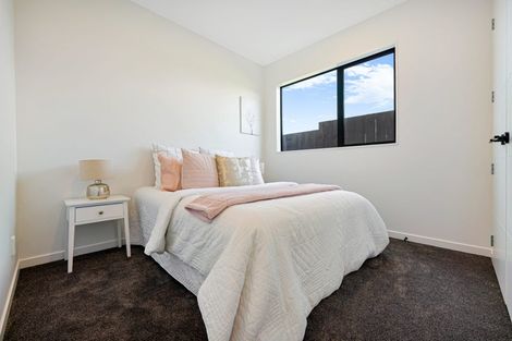 Photo of property in 6 Pineview Drive, Rosehill, Papakura, 2113