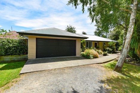 Photo of property in 15 Cross Street, Coalgate, 7673