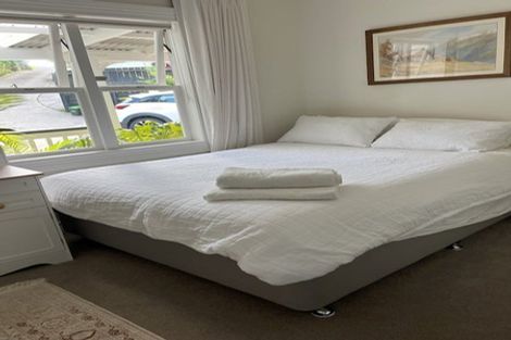 Photo of property in 2/2 Kiteroa Terrace, Rothesay Bay, Auckland, 0630