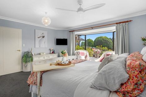 Photo of property in 70 Oteki Park Drive, Welcome Bay, Tauranga, 3112