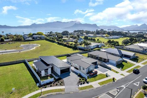 Photo of property in 41 Kaurinui Crescent, One Tree Point, 0118