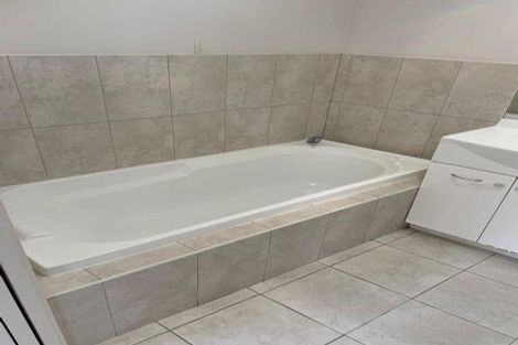 Photo of property in 1/865 Beach Road, Waiake, Auckland, 0630