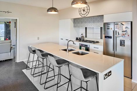 Photo of property in 25 Paparoa Crescent, Aotea, Porirua, 5024