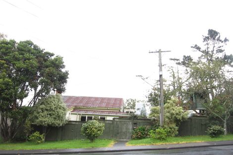 Photo of property in 23 Beach Road, Mellons Bay, Auckland, 2014