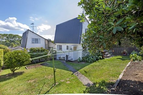 Photo of property in 2/116 Prince Regent Drive, Half Moon Bay, Auckland, 2012