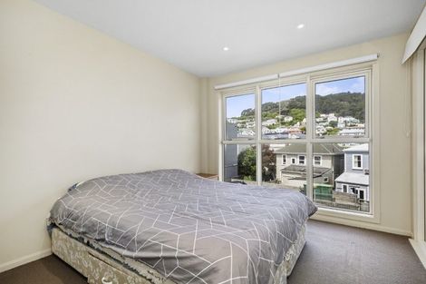 Photo of property in 4e/5 Kent Terrace, Mount Victoria, Wellington, 6011