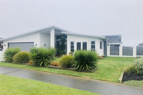 Photo of property in 9 Taranui Way, Paraparaumu Beach, Paraparaumu, 5032