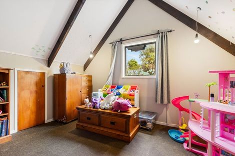 Photo of property in 1099 Scenic Drive North, Swanson, Auckland, 0816