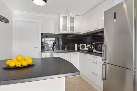 Photo of property in 256 Pohutukawa Avenue, Ohope, 3121