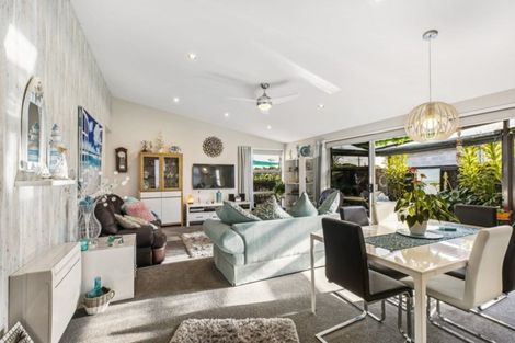 Photo of property in 4 Westhill Lane, Papamoa Beach, Papamoa, 3118