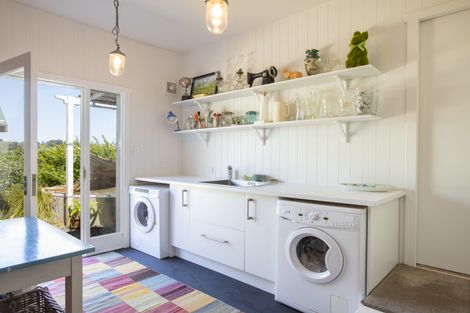 Photo of property in 11 Pah Hill Road, Wharehine, Wellsford, 0973