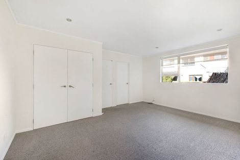 Photo of property in 9 Ambury Place, Merrilands, New Plymouth, 4312