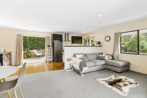 Photo of property in 1/32 Tree View Avenue, Glenfield, Auckland, 0629