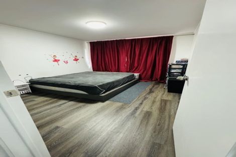 Photo of property in 671 East Coast Road, Browns Bay, Auckland, 0630