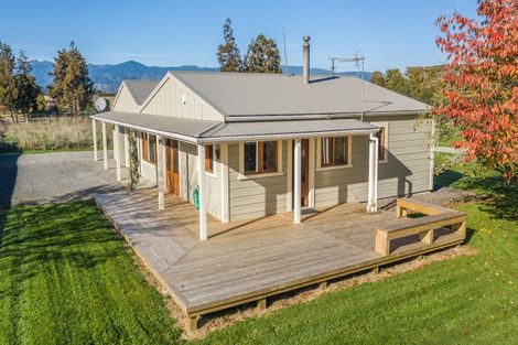 Photo of property in 8 Whelans Road, Levin, 5571