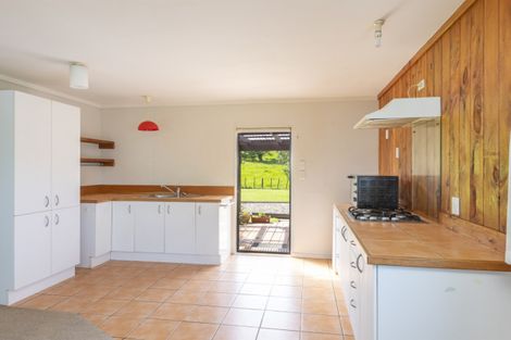 Photo of property in 11 Pah Hill Road, Wharehine, Wellsford, 0973