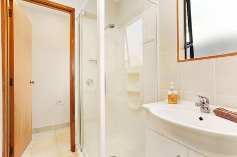 Photo of property in 6b Woodfern Crescent, Titirangi, Auckland, 0604