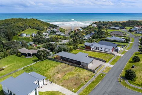 Photo of property in 38 Sunset Drive, Baylys Beach, 0377