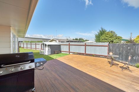 Photo of property in 36 Acacia Street, Kelvin Grove, Palmerston North, 4414