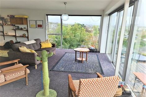 Photo of property in 1/14 Rothesay Bay Road, Rothesay Bay, Auckland, 0630