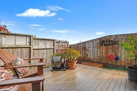 Photo of property in 76 Accolage Boulevard, Kumeu, 0810