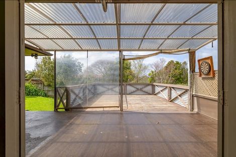 Photo of property in 51 Tirimoana Road, Te Atatu South, Auckland, 0602