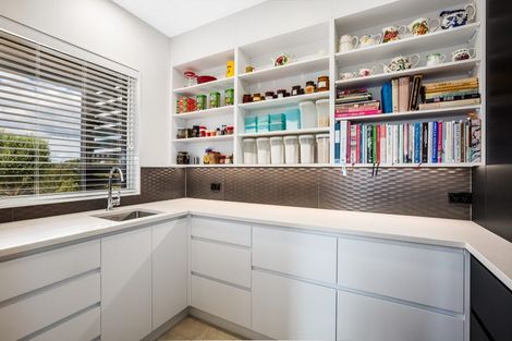 Photo of property in 67 Tarahunga Road, Levin, 5571